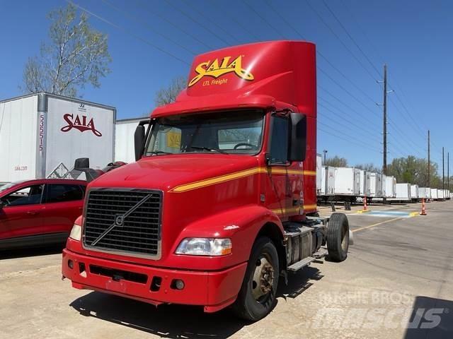 Volvo VNM42T Tractores (camiões)