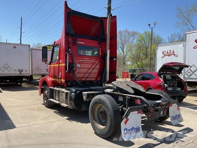 Volvo VNM42T Tractores (camiões)