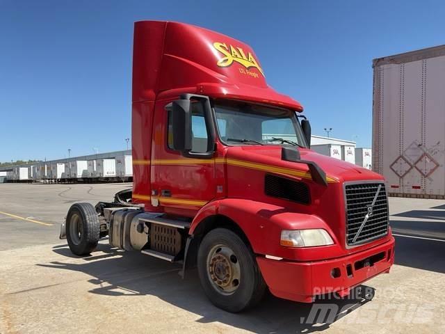 Volvo VNM42T Tractores (camiões)