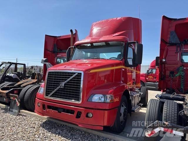 Volvo VNM42T Tractores (camiões)