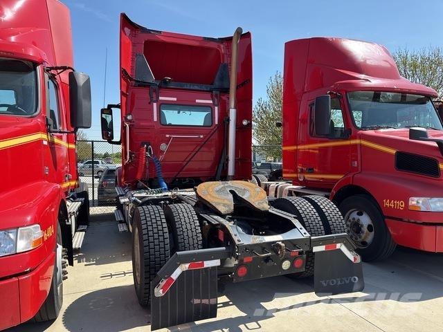 Volvo VNM42T Tractores (camiões)