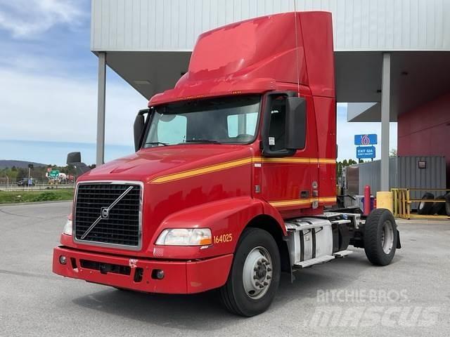 Volvo VNM42T Tractores (camiões)