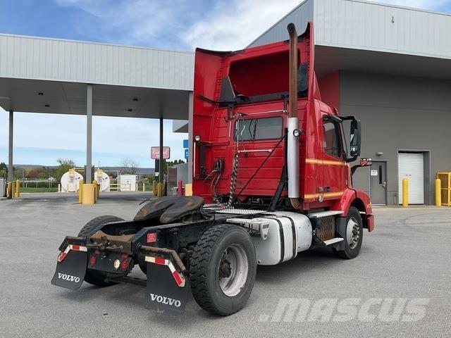 Volvo VNM42T Tractores (camiões)