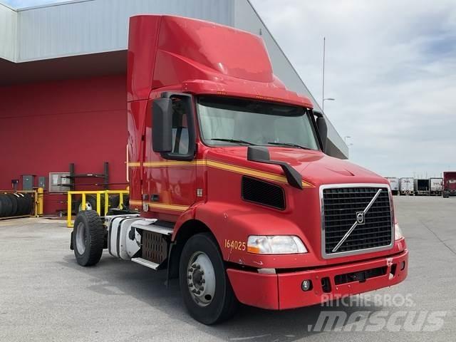 Volvo VNM42T Tractores (camiões)