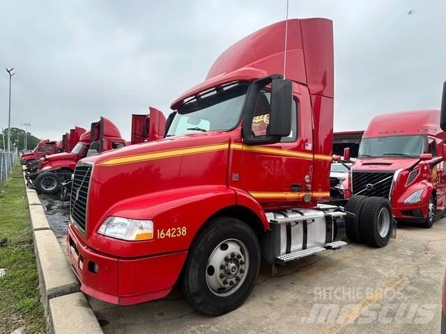 Volvo VNM42T Tractores (camiões)