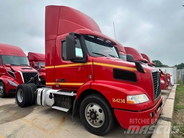 Volvo VNM42T Tractores (camiões)