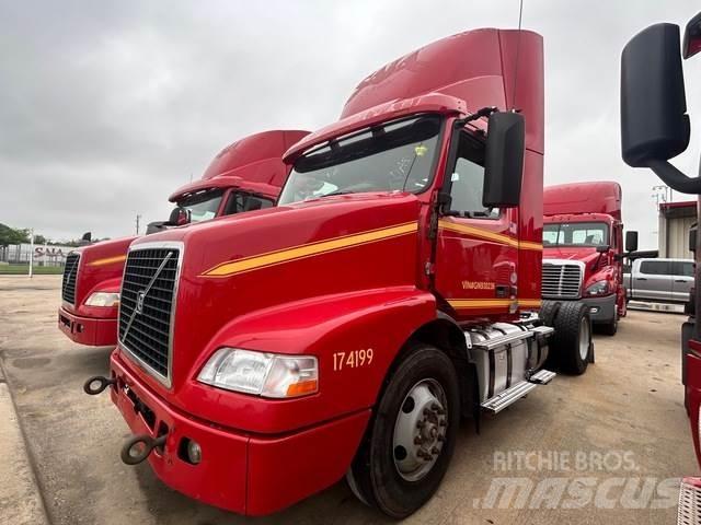 Volvo VNM42T Tractores (camiões)