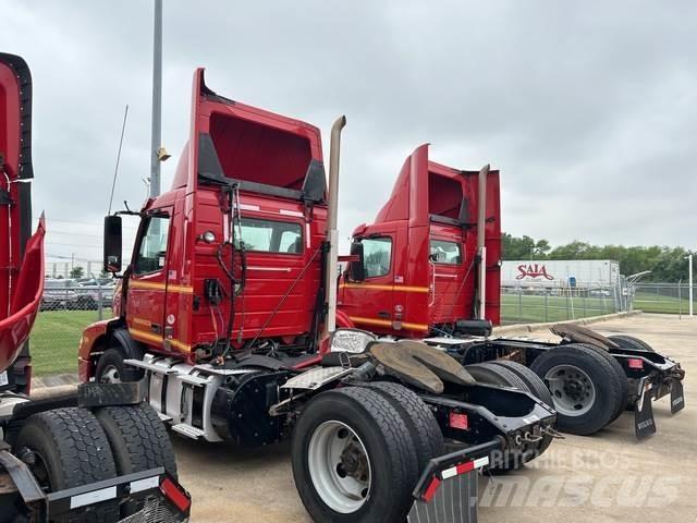 Volvo VNM42T Tractores (camiões)