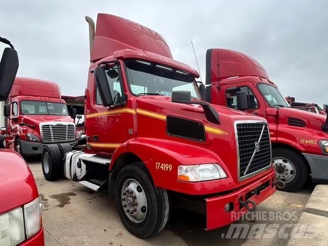 Volvo VNM42T Tractores (camiões)