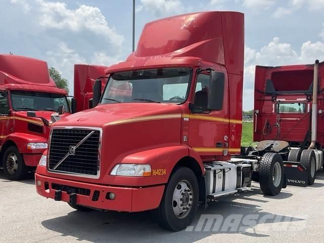 Volvo VNM42T Tractores (camiões)