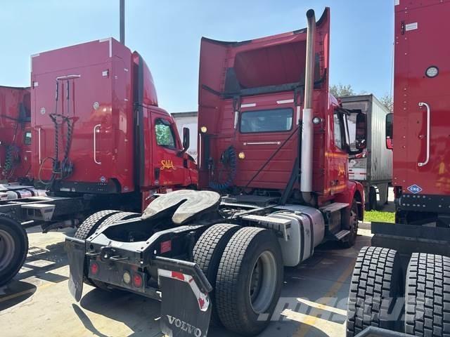 Volvo VNM42T Tractores (camiões)