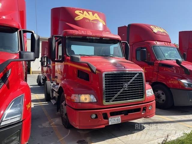 Volvo VNM42T Tractores (camiões)