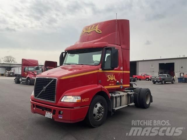 Volvo VNM42T Tractores (camiões)