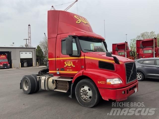 Volvo VNM42T Tractores (camiões)