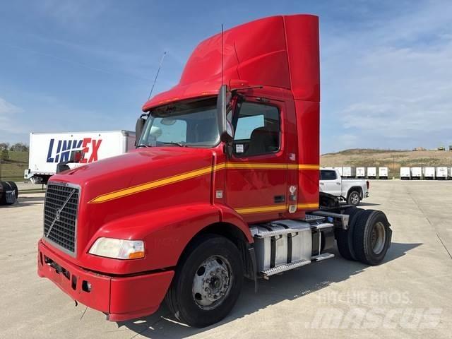 Volvo VNM42T Tractores (camiões)