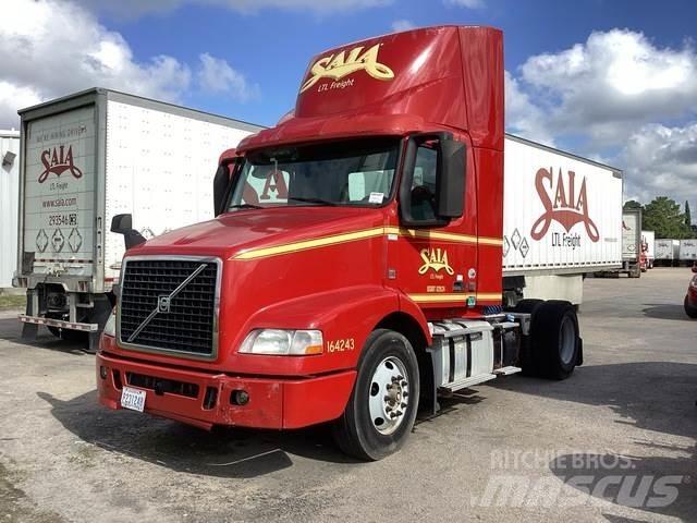 Volvo VNM42T Tractores (camiões)