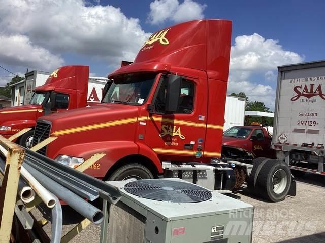 Volvo VNM42T Tractores (camiões)