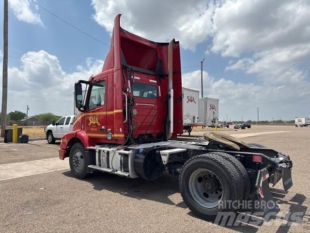 Volvo VNM42T Tractores (camiões)