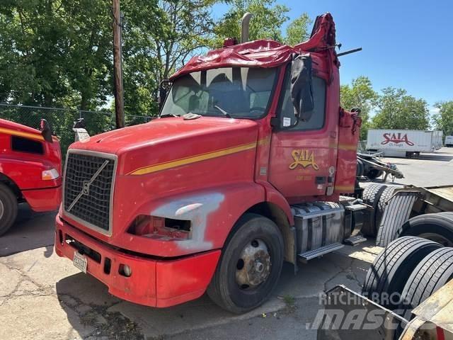 Volvo VNM42T Tractores (camiões)