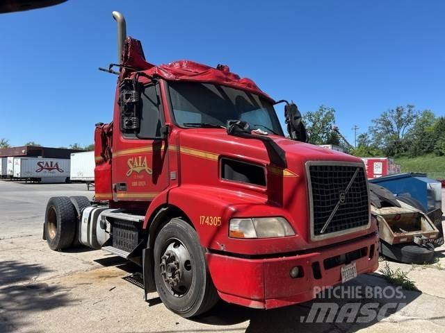 Volvo VNM42T Tractores (camiões)