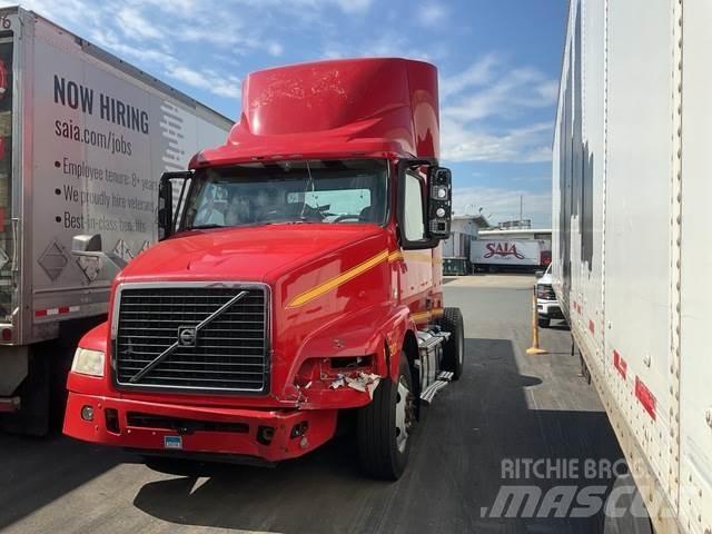 Volvo VNM42T Tractores (camiões)