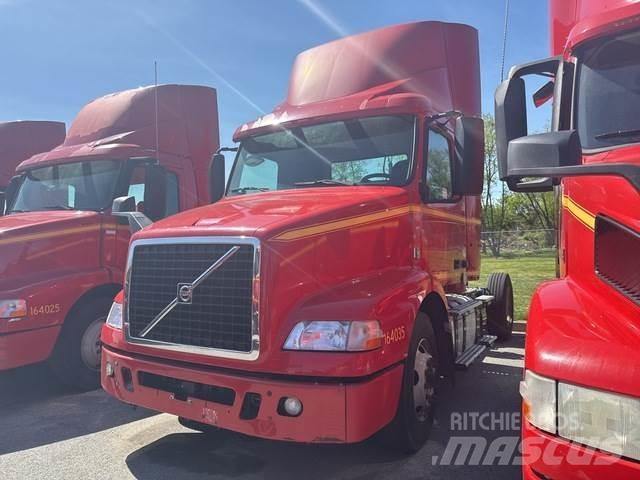 Volvo VNM42T Tractores (camiões)