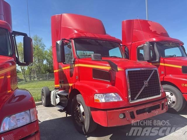 Volvo VNM42T Tractores (camiões)