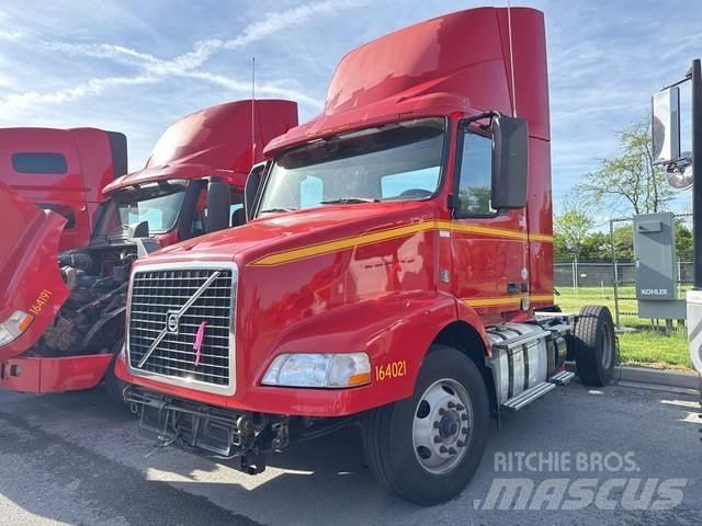 Volvo VNM42T Tractores (camiões)