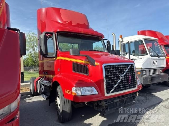 Volvo VNM42T Tractores (camiões)