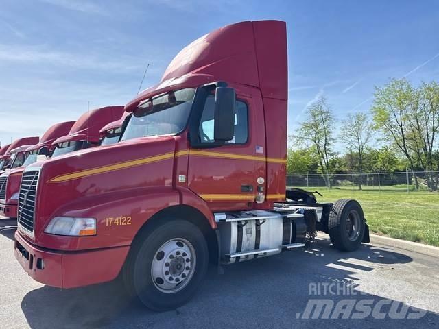 Volvo VNM42T Tractores (camiões)