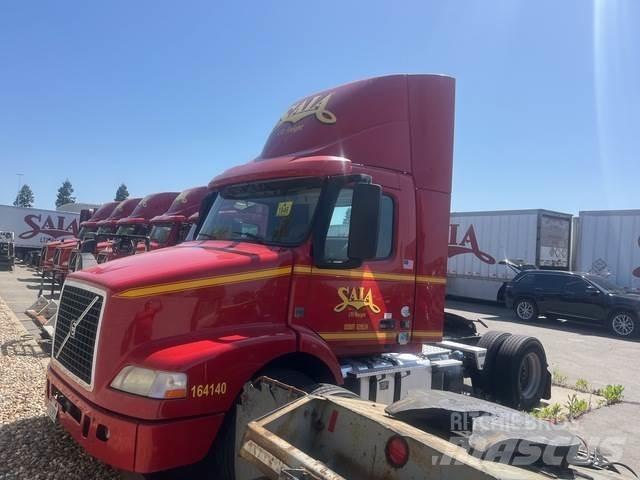 Volvo VNM42T Tractores (camiões)