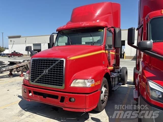 Volvo VNM42T Tractores (camiões)