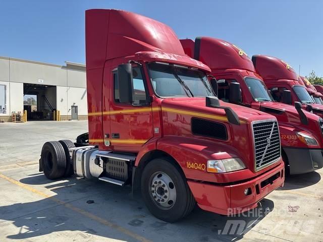 Volvo VNM42T Tractores (camiões)