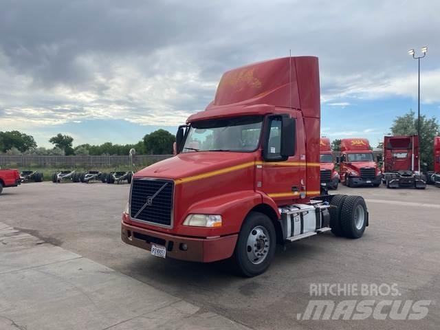 Volvo VNM42T Tractores (camiões)