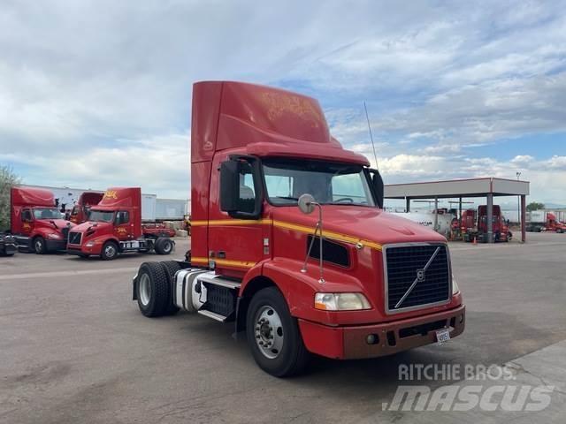 Volvo VNM42T Tractores (camiões)