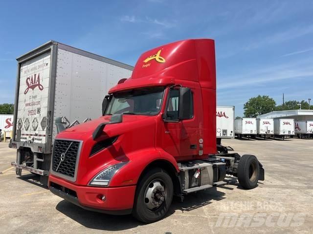 Volvo VNM42T Tractores (camiões)