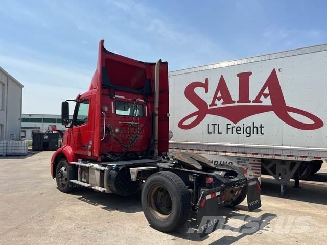 Volvo VNM42T Tractores (camiões)