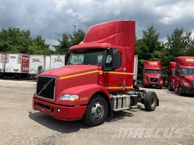 Volvo VNM42T Tractores (camiões)