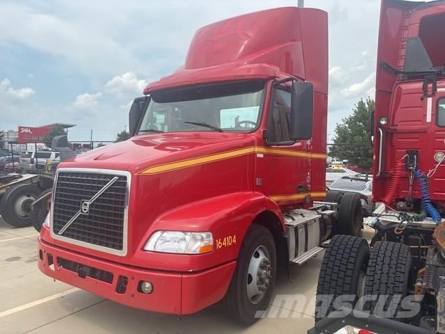 Volvo VNM42T Tractores (camiões)