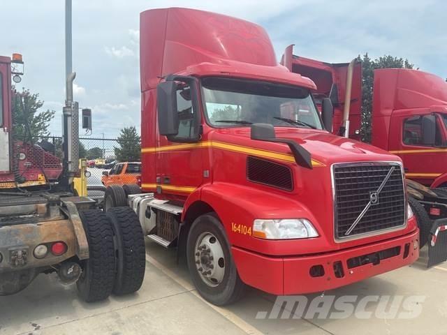 Volvo VNM42T Tractores (camiões)