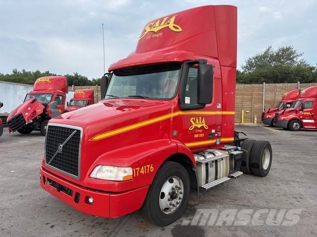 Volvo VNM42T Tractores (camiões)
