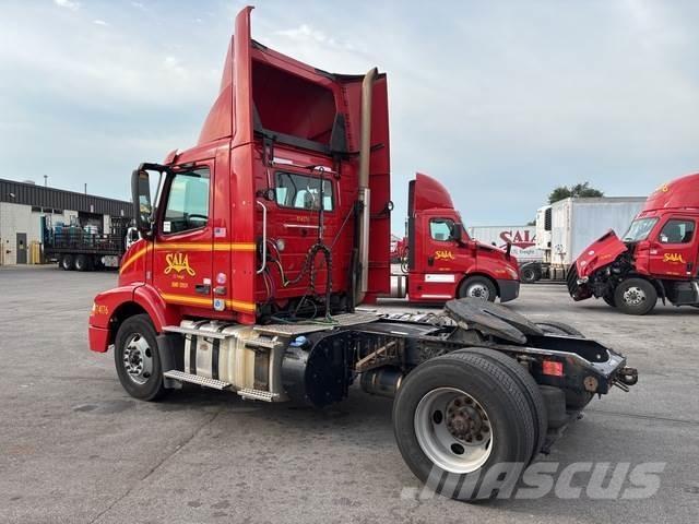 Volvo VNM42T Tractores (camiões)