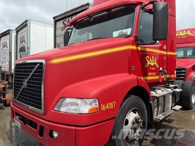 Volvo VNM42T Tractores (camiões)