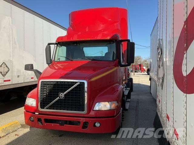 Volvo VNM42T Tractores (camiões)