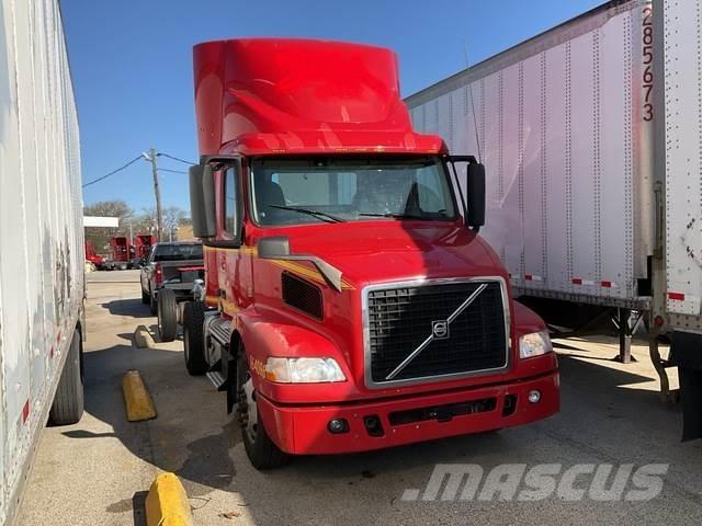 Volvo VNM42T Tractores (camiões)