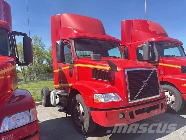 Volvo VNM42T Tractores (camiões)