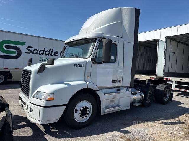 Volvo VNM64T Tractores (camiões)