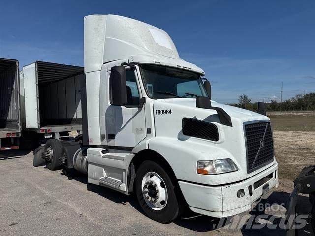 Volvo VNM64T Tractores (camiões)