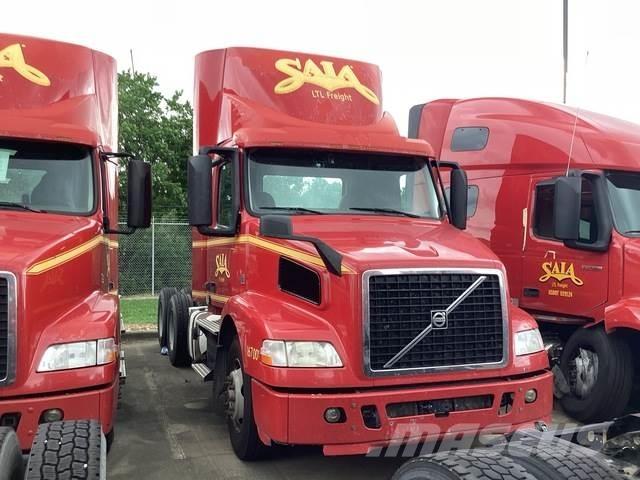Volvo VNM64T Tractores (camiões)
