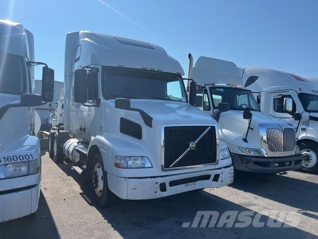 Volvo VNM64T Tractores (camiões)